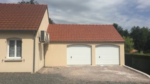 Garage double en béton 2 pentes couverture tuiles