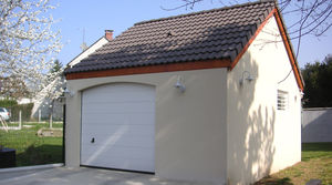 garage en béton 2 pentes couverture tuiles porte sectionnelle